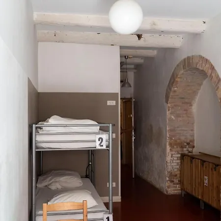 Vertigo Hostel-2